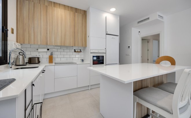 Resale - Villa -
Pinar de Campoverde - Inland