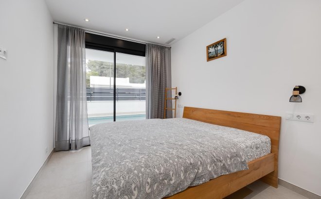 Resale - Villa -
Pinar de Campoverde - Inland