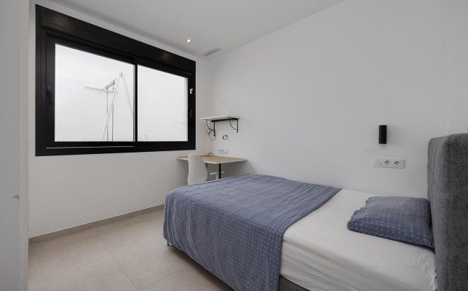 Resale - Villa -
Pinar de Campoverde - Inland