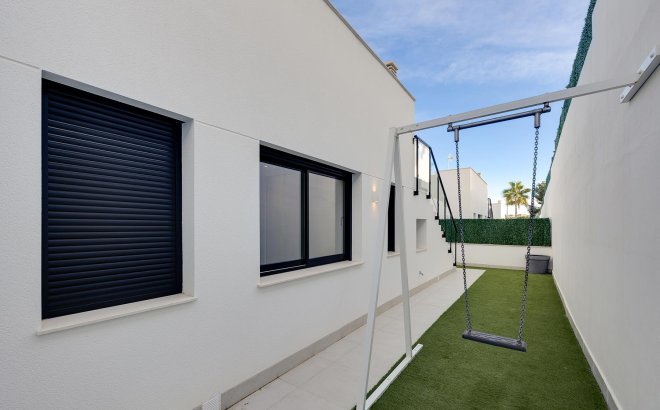 Resale - Villa -
Pinar de Campoverde - Inland