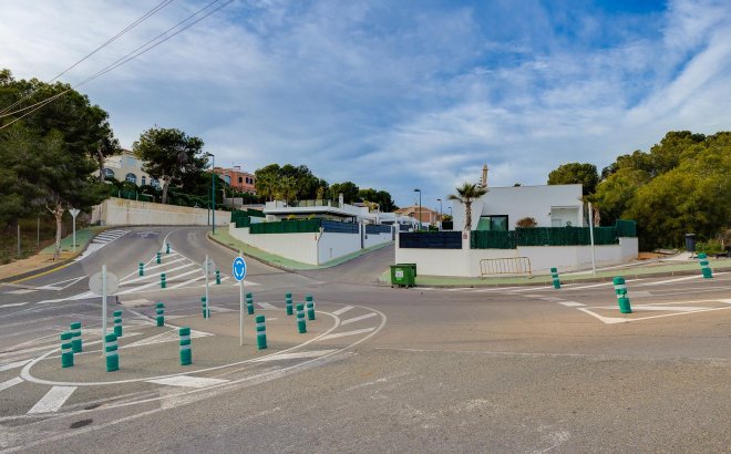 Resale - Villa -
Pinar de Campoverde - Inland