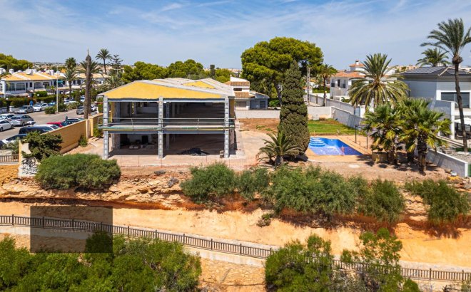 Revente - Villa -
Cabo Roig