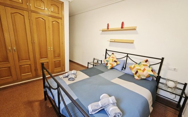 Herverkoop - Appartement -
Torrevieja - Estacion De Autobuses