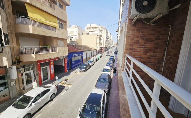 Herverkoop - Appartement -
Torrevieja - Estacion De Autobuses