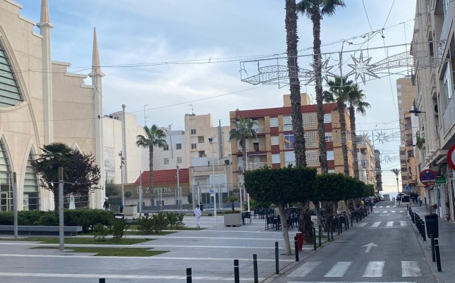 Herverkoop - Appartement -
Torrevieja - Estacion De Autobuses