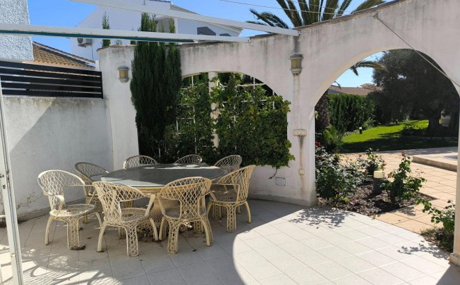 Revente - Villa -
Torrevieja - La Siesta