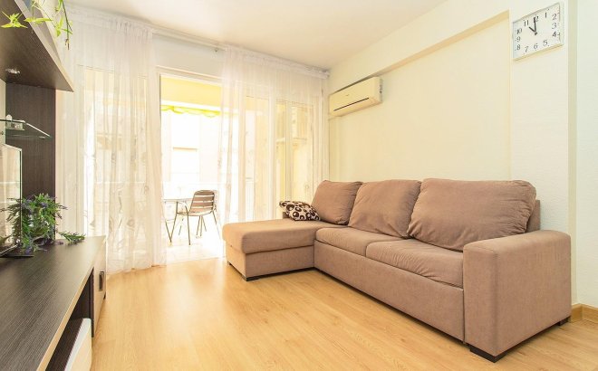 Revente - Appartement -
Torrevieja - Playa del Cura