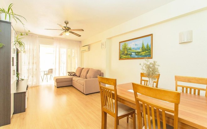 Revente - Appartement -
Torrevieja - Playa del Cura