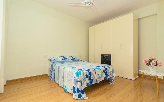 Revente - Appartement -
Torrevieja - Playa del Cura