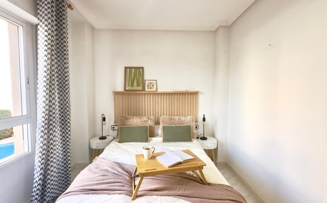 Herverkoop - Appartement -
Torrevieja - Playa del Cura