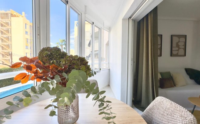 Herverkoop - Appartement -
Torrevieja - Playa del Cura