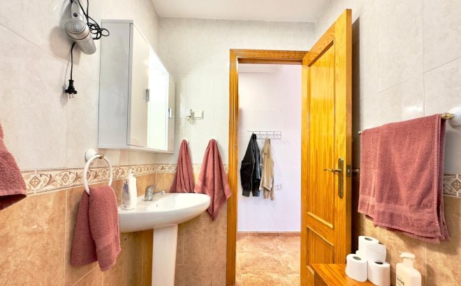 Resale - Apartment -
Torrevieja - Centro