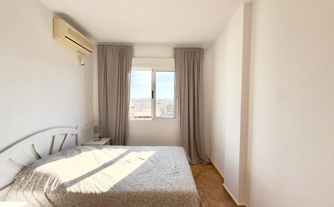 Resale - Apartment -
Torrevieja - Centro