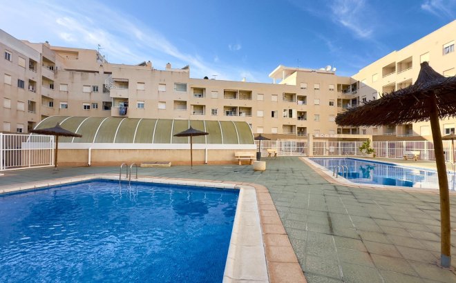Resale - Apartment -
Torrevieja - Centro