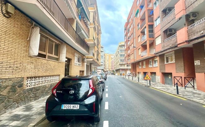 Herverkoop - Appartement -
Torrevieja - Playa del Cura