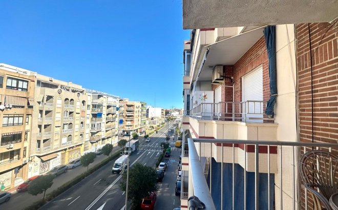 Revente - Appartement -
Torrevieja - Acequion