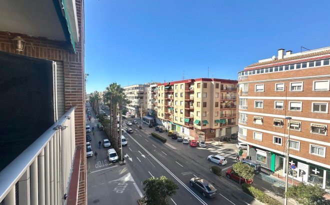 Revente - Appartement -
Torrevieja - Acequion