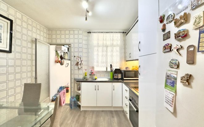 Resale - Apartment -
Torrevieja - Centro