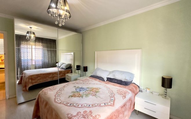 Resale - Apartment -
Torrevieja - Centro