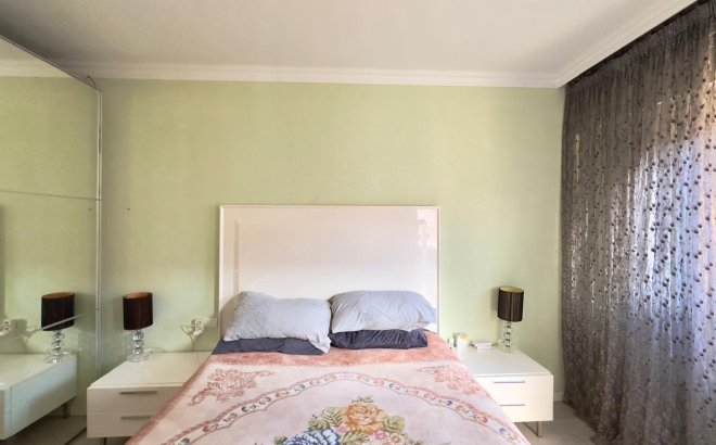 Resale - Apartment -
Torrevieja - Centro