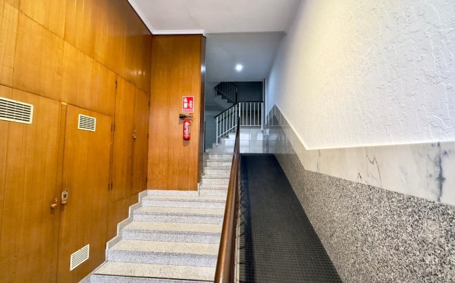 Resale - Apartment -
Torrevieja - Centro