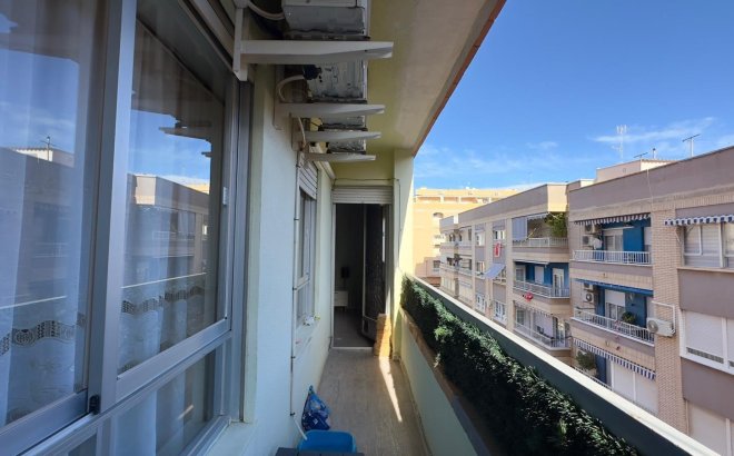 Resale - Apartment -
Torrevieja - Centro