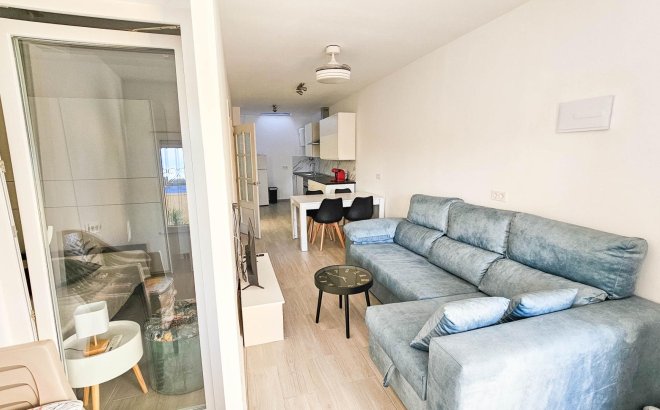 Herverkoop - Town House -
Torrevieja - El Limonar