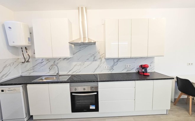 Herverkoop - Town House -
Torrevieja - El Limonar