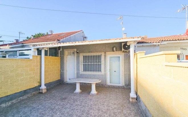 Herverkoop - Town House -
Torrevieja - El Limonar
