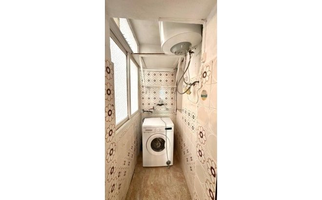 Herverkoop - Appartement -
Torrevieja - Estacion De Autobuses