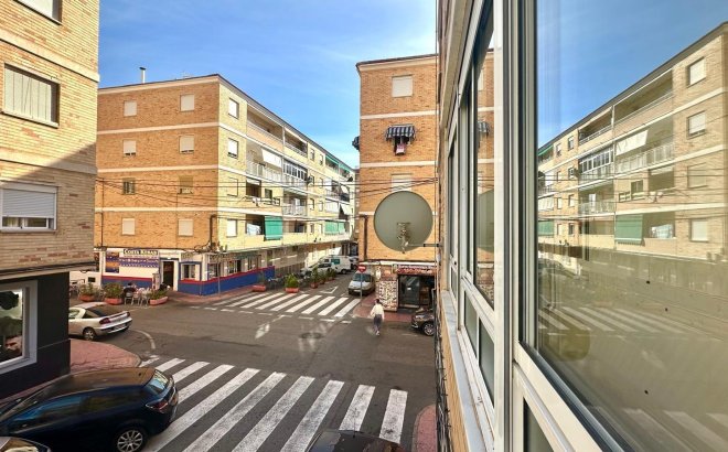 Herverkoop - Appartement -
Torrevieja - Estacion De Autobuses