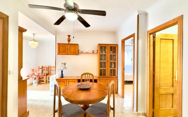 Resale - Apartment -
Torrevieja - Centro