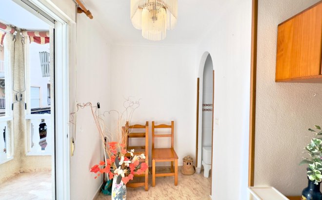 Resale - Apartment -
Torrevieja - Centro