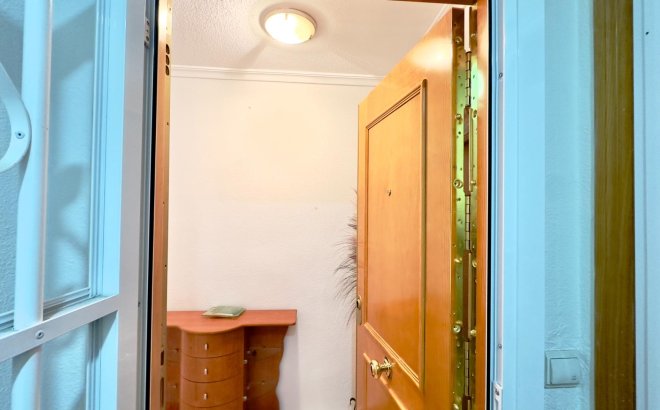 Resale - Apartment -
Torrevieja - Centro