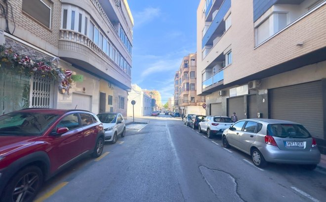 Resale - Apartment -
Torrevieja - Centro