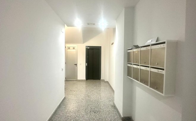 Herverkoop - Appartement -
Torrevieja - La Mata