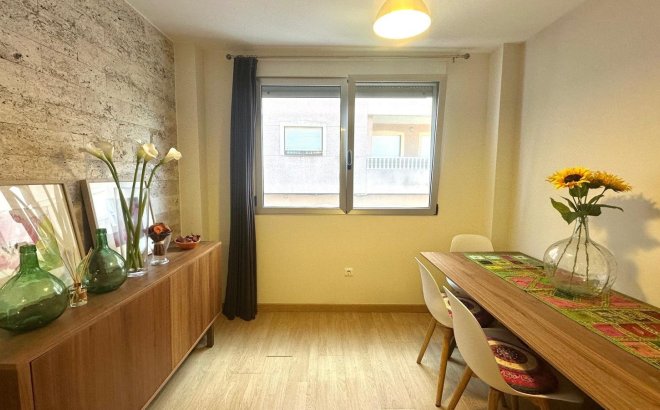 Herverkoop - Appartement -
Torrevieja - La Mata