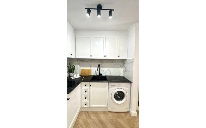 Resale - Apartment -
Torrevieja - Centro