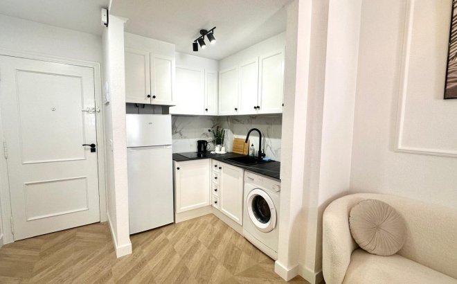 Resale - Apartment -
Torrevieja - Centro