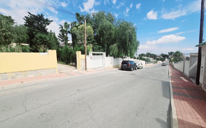 Resale - Villa -
Torrevieja - Los Balcones - Los Altos del Edén