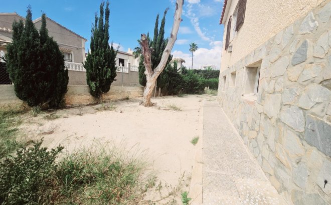 Resale - Villa -
Torrevieja - Los Balcones - Los Altos del Edén