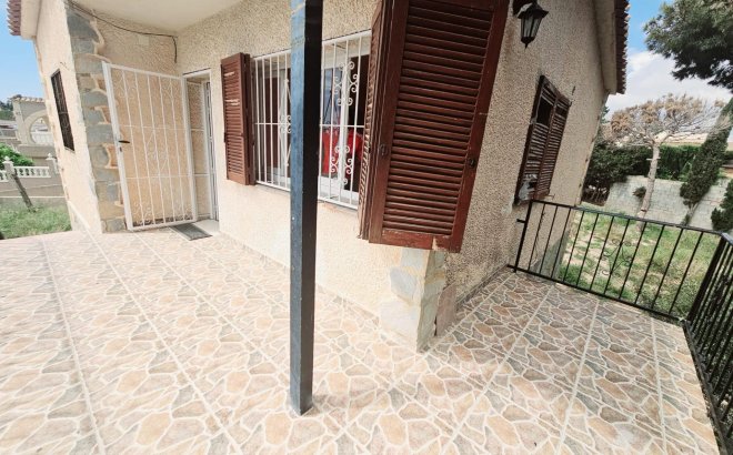 Resale - Villa -
Torrevieja - Los Balcones - Los Altos del Edén