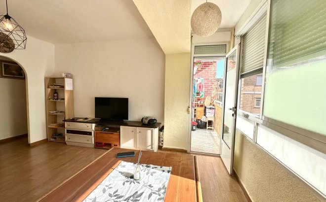 Herverkoop - Appartement -
Torrevieja - Estacion De Autobuses