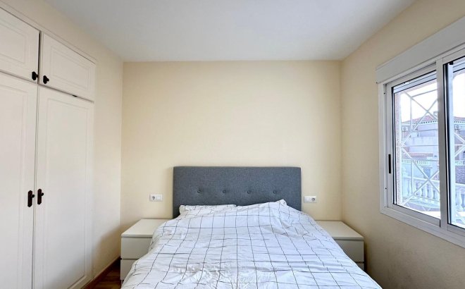 Resale - Bungalow -
Torrevieja - Torreblanca