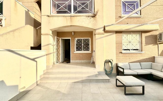 Resale - Bungalow -
Torrevieja - Torreblanca