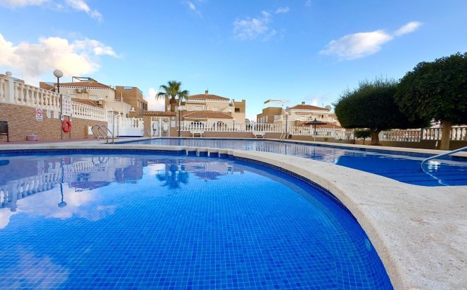 Resale - Bungalow -
Torrevieja - Torreblanca