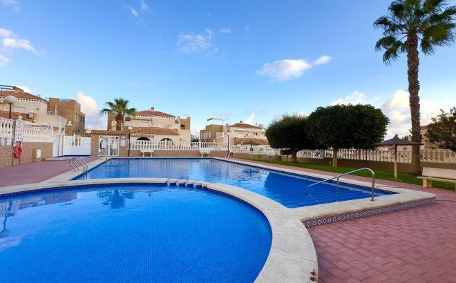 Resale - Bungalow -
Torrevieja - Torreblanca