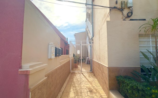 Resale - Apartment -
Torrevieja - Zona Los Frutales