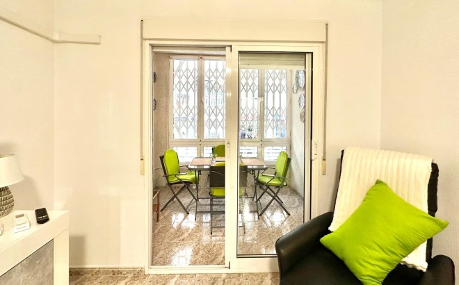 Resale - Apartment -
Torrevieja - Centro