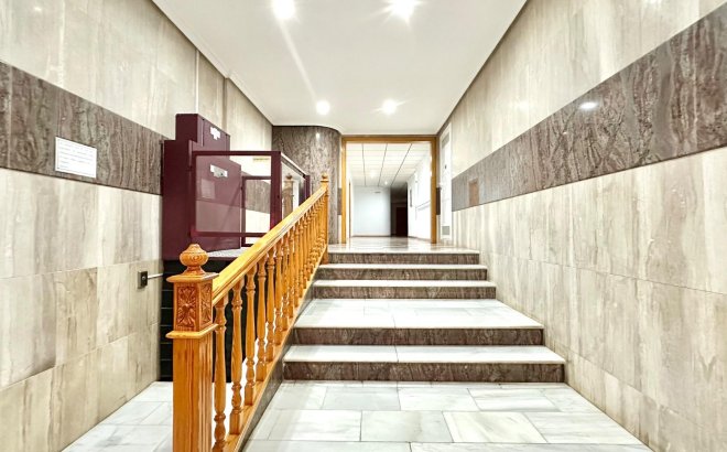 Resale - Apartment -
Torrevieja - Centro